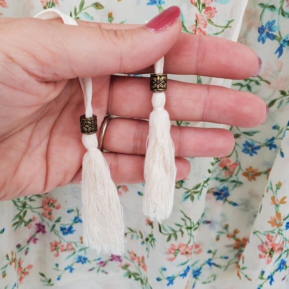 Charming Charlie Womens Floral Sleeveless Tank Top Blouse Sz S White V-Neck - Picture 5 of 11